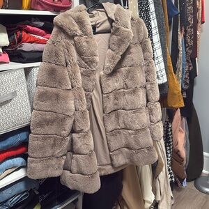 Bcbgmaxazria fur coat | size large NWT | luxurious